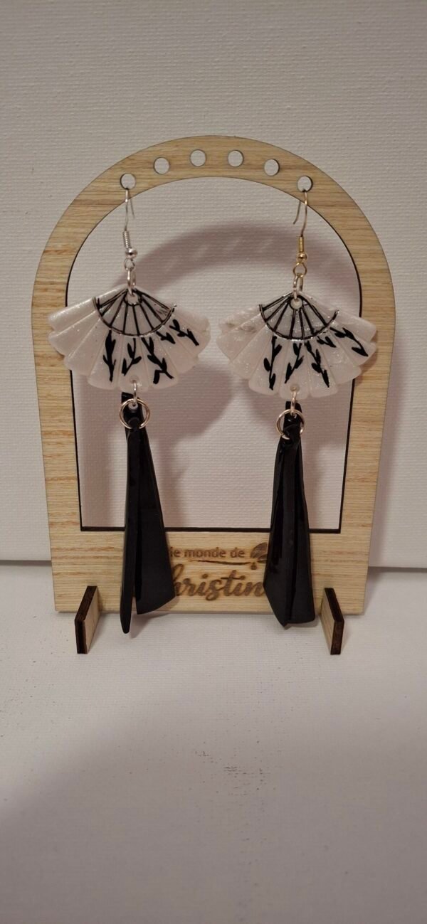 Eventail noir et blanc